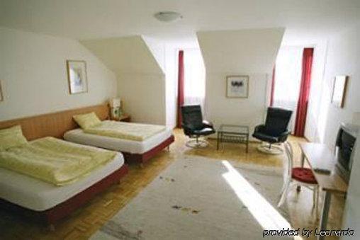 Zunfthaus Zu Wirthen Hotel Solothurn Room photo